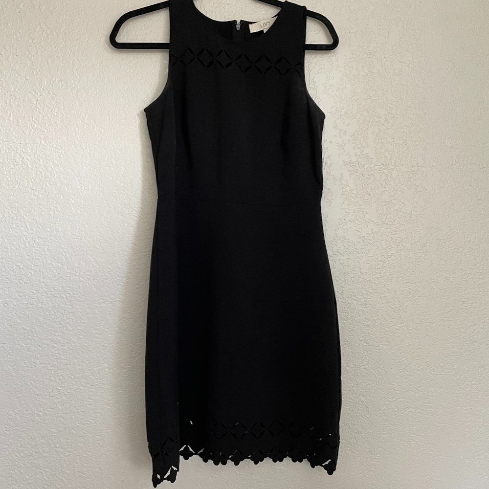LOFT Black Sleeveless Ponte Fit & Flare Dress Floral Eyelet Scalloped Hem Size 2